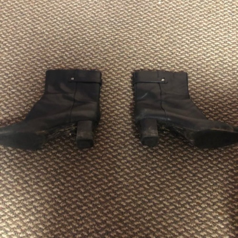 Black BANDOLINO heels